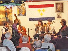 Steve Feast - Clarinet/tenor sax, Simon Toner on Double Bass, John Youngs on Banjo, Chuck Dearmess - trumpet, Patrick Darley - Trombone